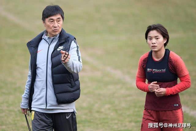 朗斯在客场以3-1战胜特鲁瓦